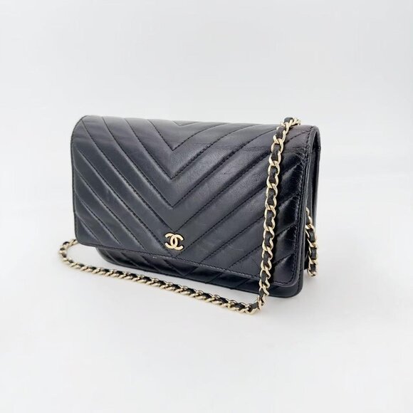 Chanel Chevron Wallet On Chain Black - Picture 4 of 5